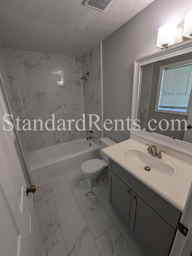 Building Photo - 4650 Aberdeen Ln