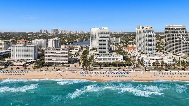 Building Photo - 3101 Bayshore Dr