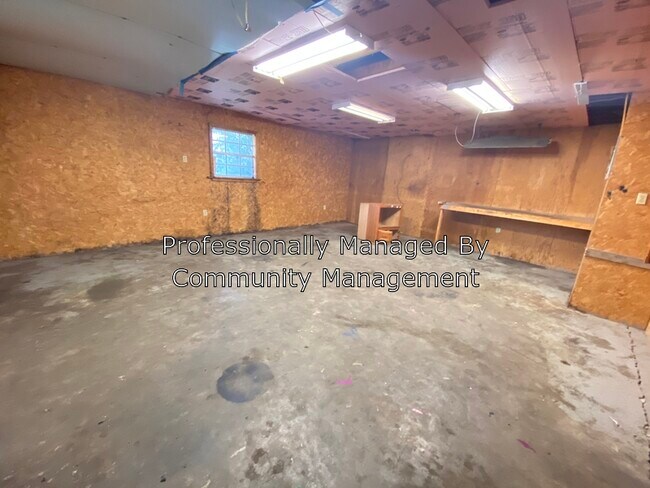 Building Photo - 40291 LA-42