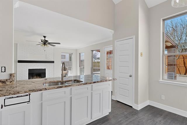 Building Photo - 5204 Sherburne Dr