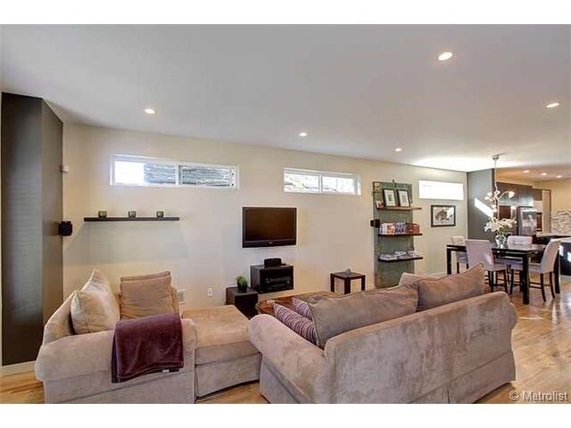 Living Room - 3639 Mariposa Street
