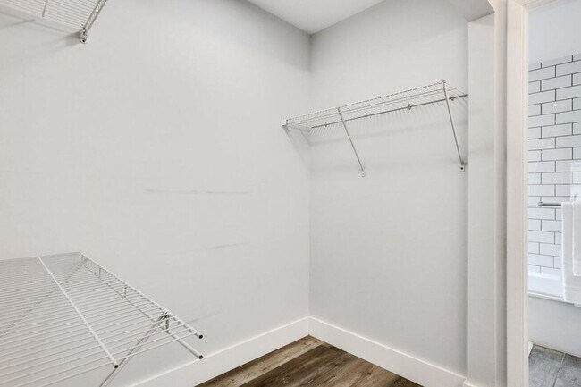 Building Photo - 13155 Chadwick Ct