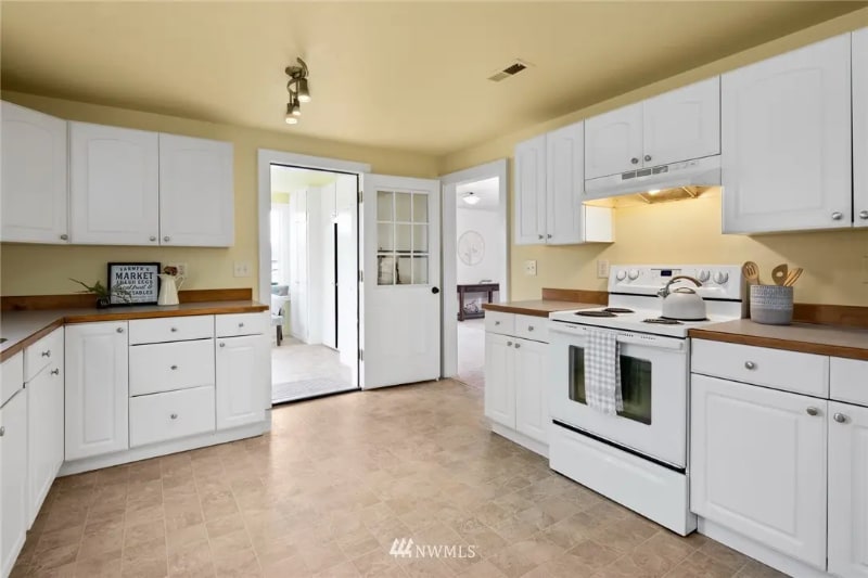 Building Photo - 2190 Washington St