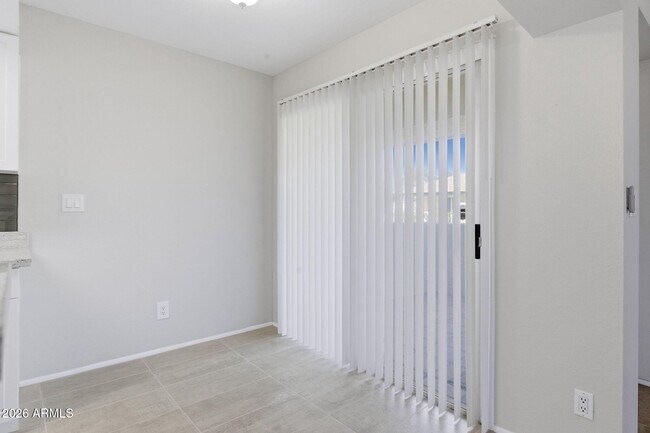 Building Photo - 780 E Eugie Ave