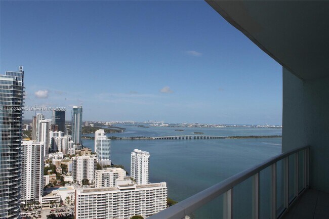 Building Photo - 1900 N Bayshore Dr