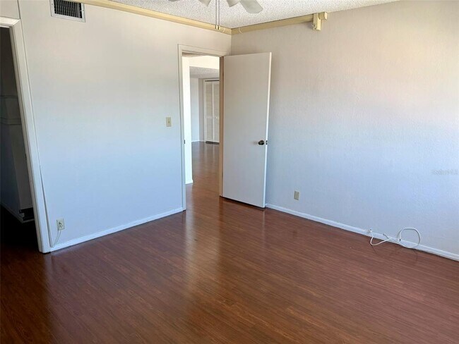 Building Photo - 255 Dolphin Point