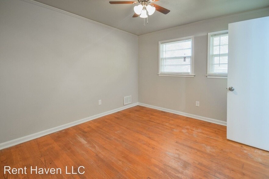 Building Photo - 4121 Chesterfield Dr