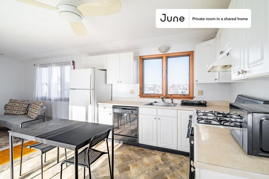 Building Photo - Room in Shared 2 bed/1 bath home in Somerville