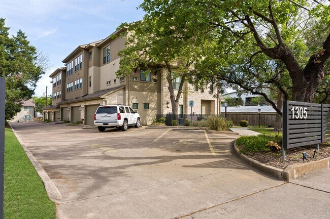 Building Photo - 4 Exposition Blvd