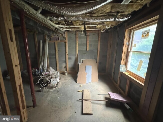 Building Photo - 126 Oasis Lane