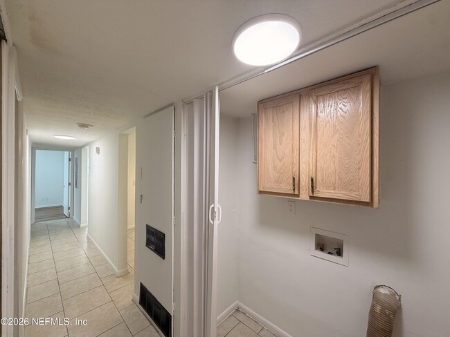 Building Photo - 6631 Bo Peep Dr N