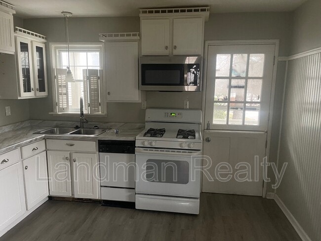 Building Photo - 323 Idlewood Rd