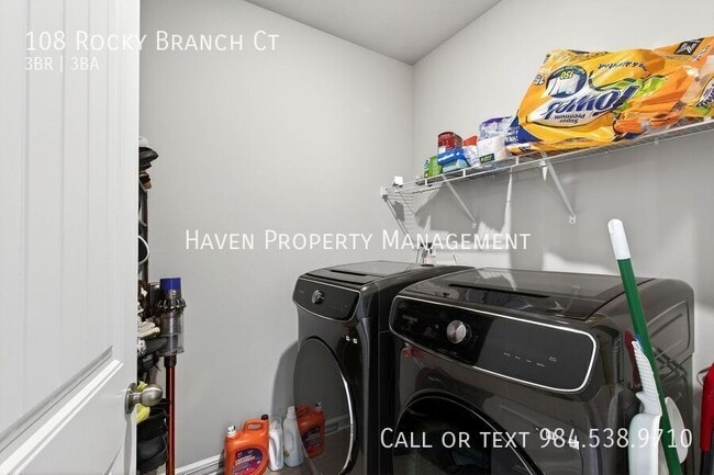 Building Photo - 108 Rocky Br Ct