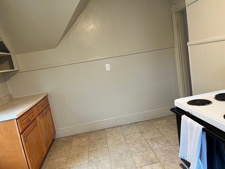 Building Photo - 236 Euclid Ave