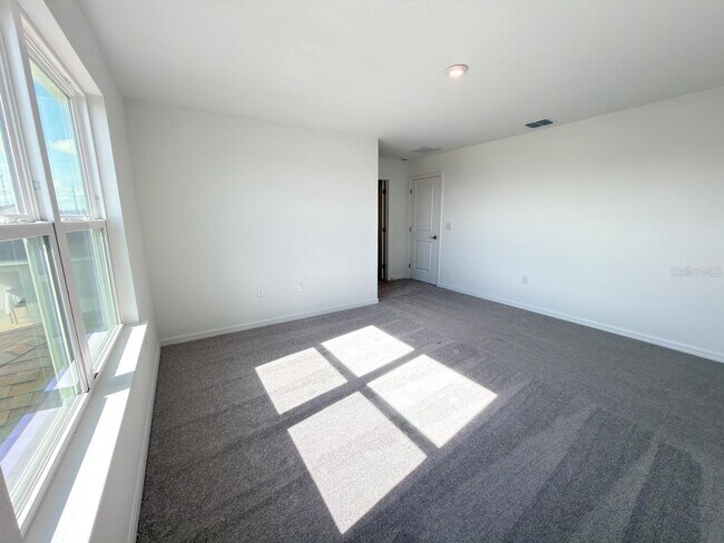 Building Photo - 1327 Normandy Dr