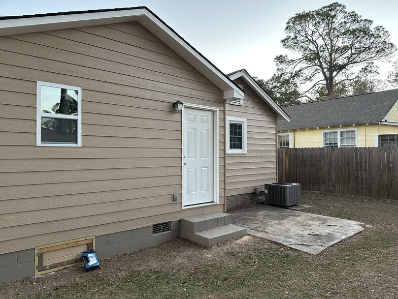 Back View - 1808 16th Pl