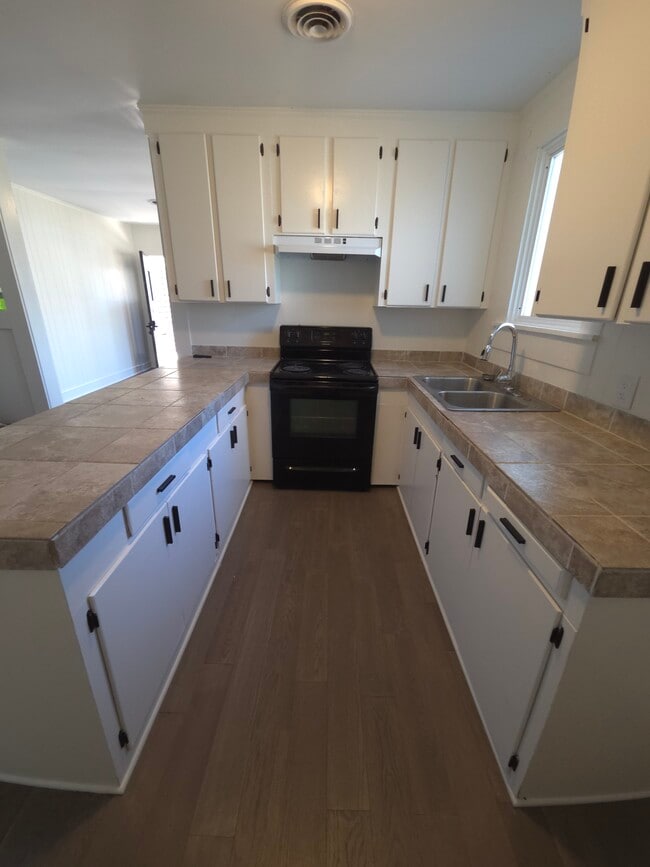 Building Photo - 804 Branton Ave