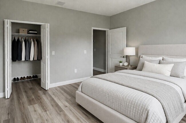 Building Photo - 526 SE 30th St