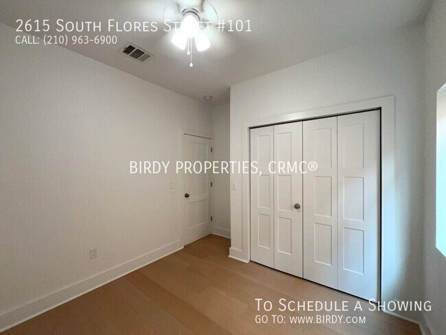 Building Photo - 2615 S Flores St