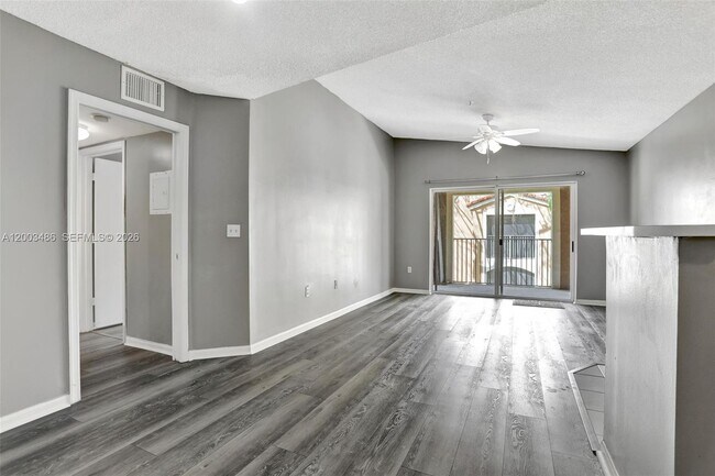 Building Photo - 4820 N State Rd 7