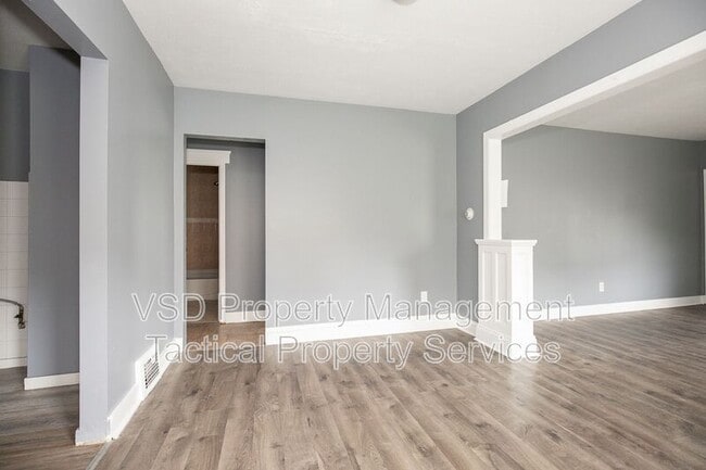 Building Photo - 3486 W 60th St