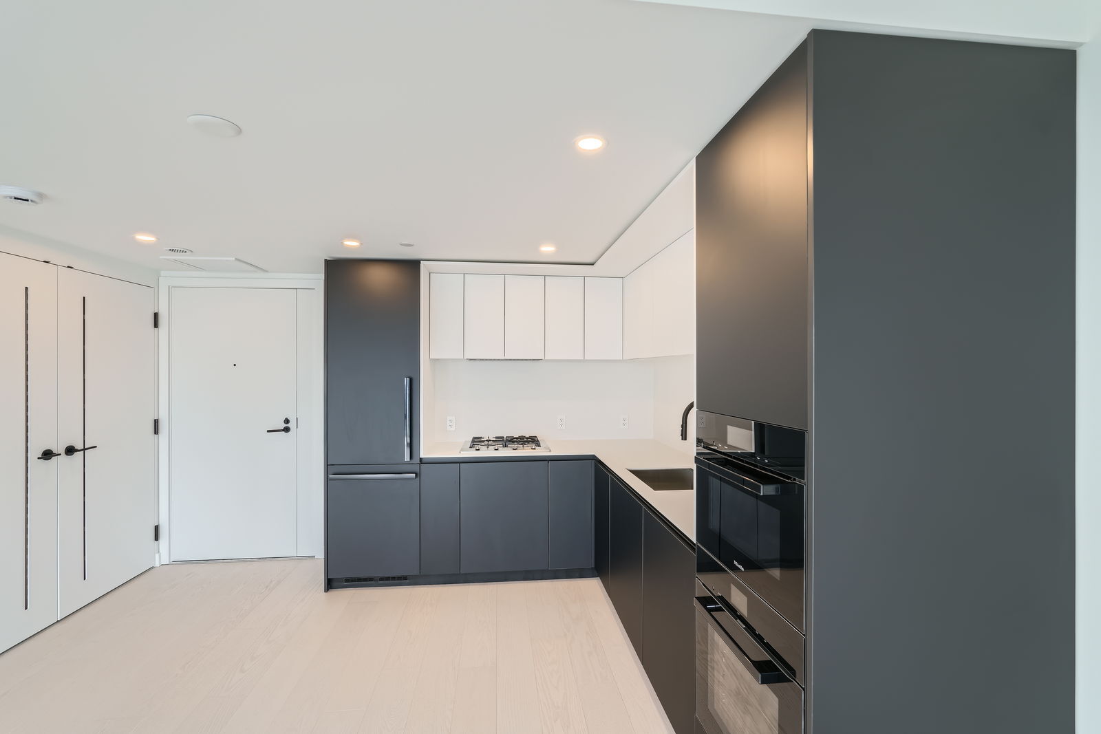 Building Photo - 300 Virginia St