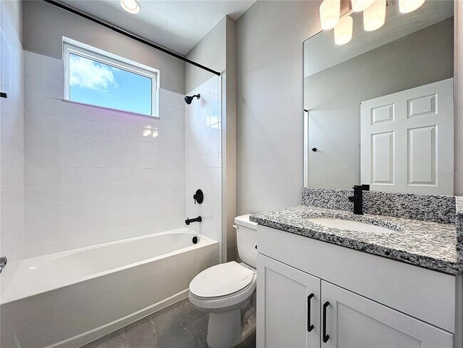 Building Photo - 5559 Trevesta Pl