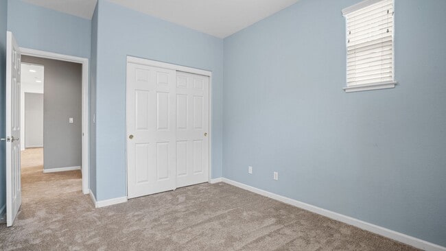 Building Photo - MODERN AND CONVENIENT 3 BR/2.5 BA LIVING I...