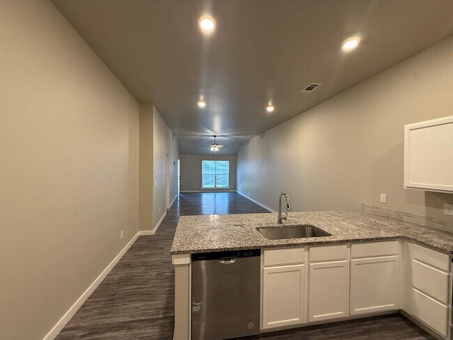 Building Photo - 65 Maverick Dr