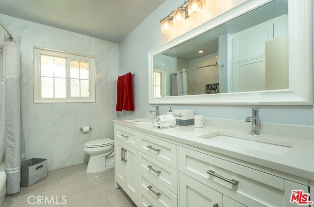 Building Photo - 8471 Vine Valley Dr