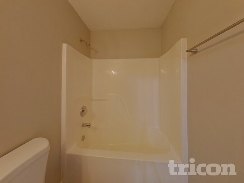 Building Photo - 8605 Appledale Dr