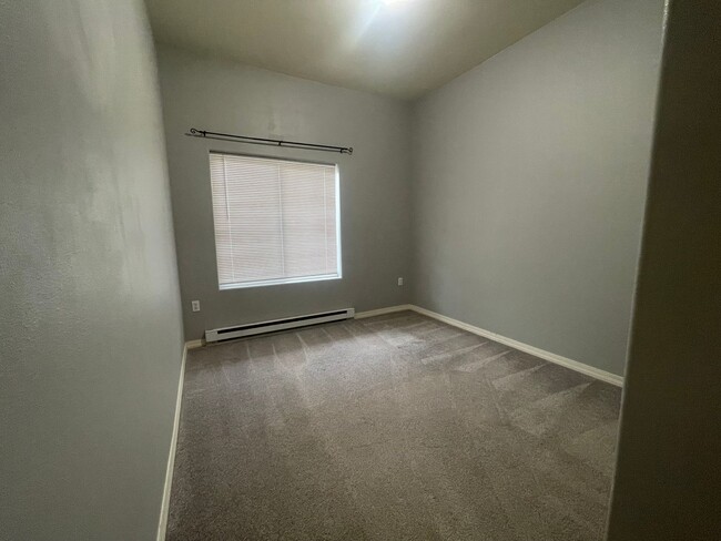 Building Photo - Town House in Post falls