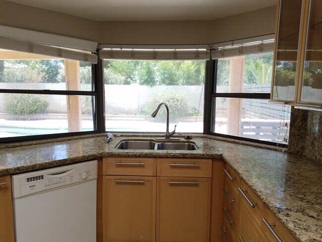 Building Photo - Nice Three Bedroom Home in Mesa With a Pool