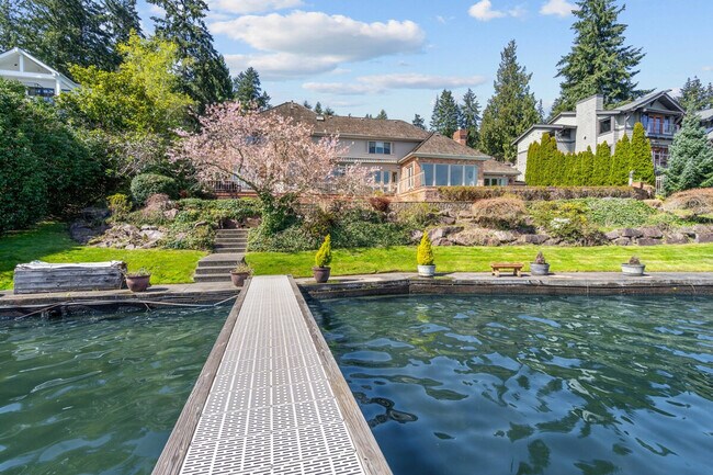 Building Photo - 6408 E Mercer Way