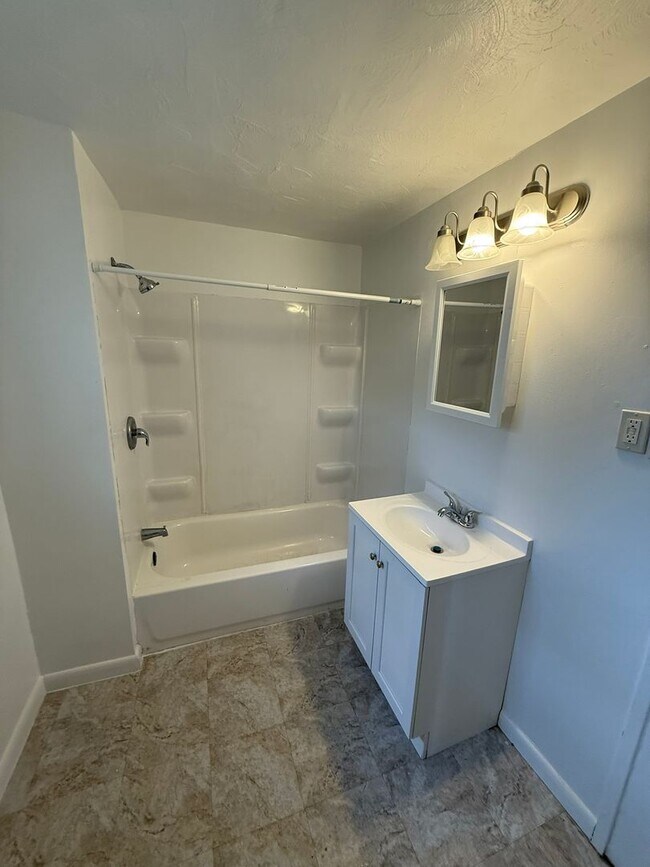 Building Photo - 3417 Smith St