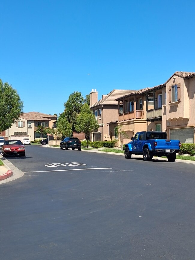Building Photo - 9204 S Nobel Way