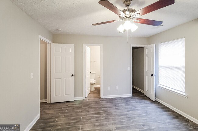 Building Photo - 6793 Creeks Edge Ct