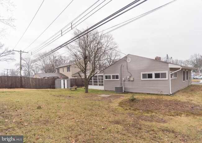 Building Photo - 346 Thornridge Dr