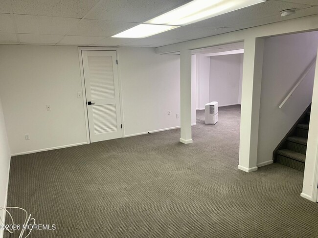 Building Photo - 44 Racquet Rd