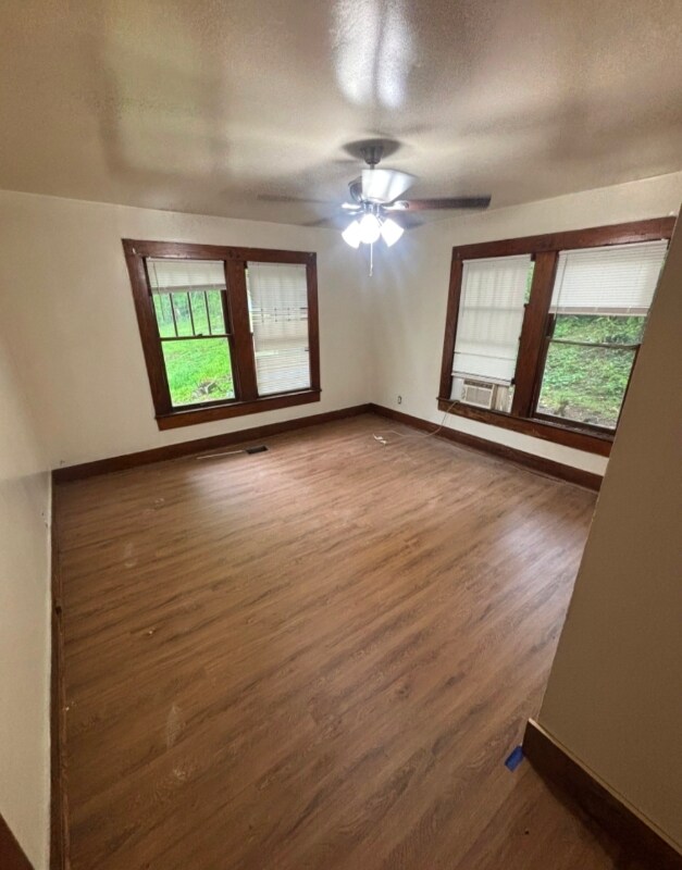 Building Photo - 3515 Carver Ave SW