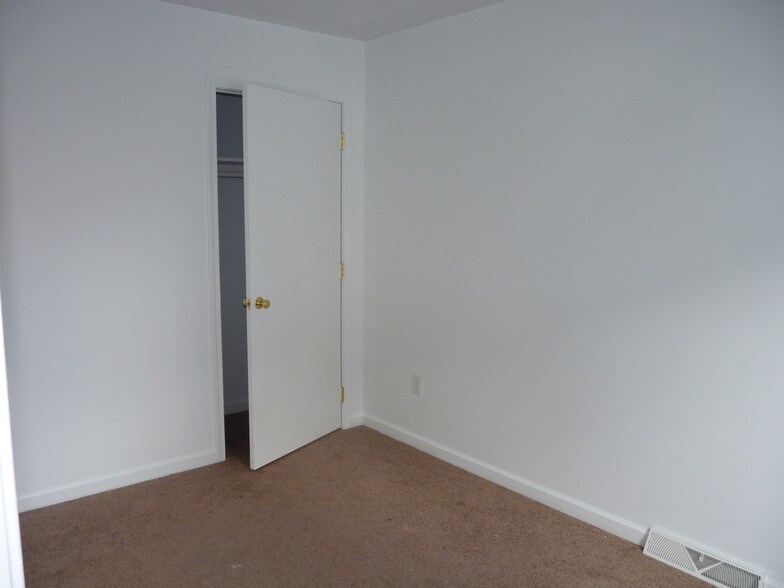 Building Photo - 1171 Wilson Ave