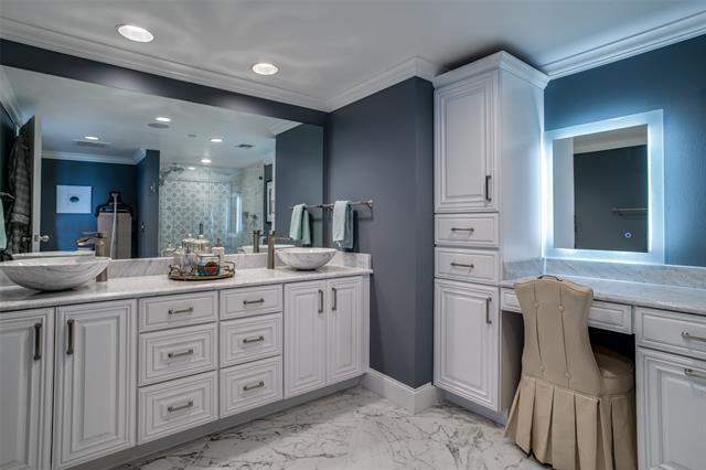 Building Photo - 4242 Lomo Alto Dr