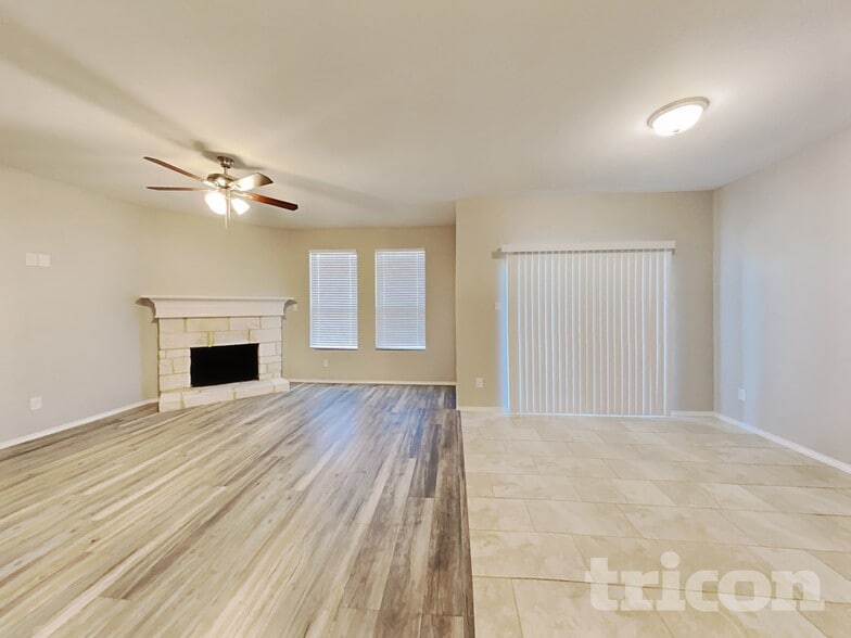 Building Photo - 215 Saddlebrook Ln