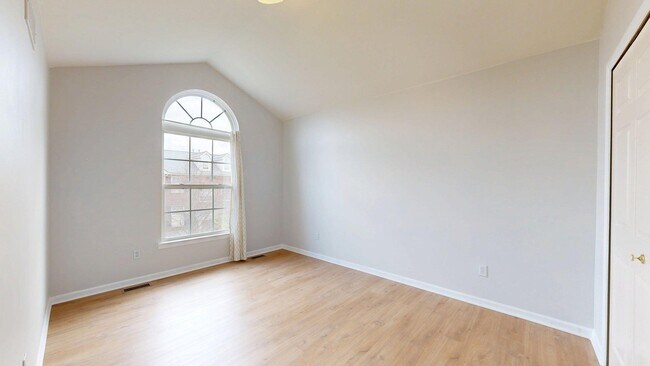 Building Photo - 3073 Promenade Cir