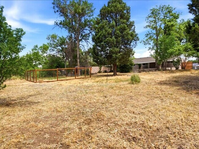 Building Photo - Salt Lake-Glendale 3 bed 2 bath home