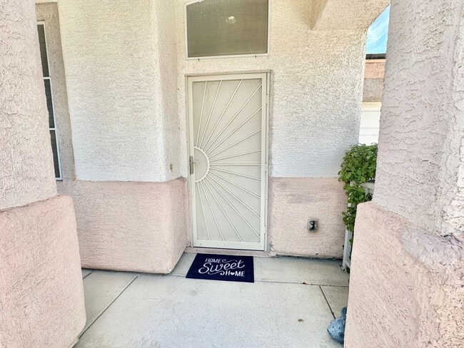 Building Photo - Darling one story home