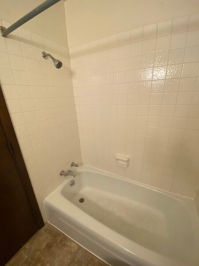 Building Photo - 429