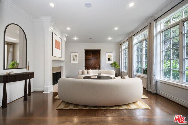 Building Photo - 3254 Oakdell Rd