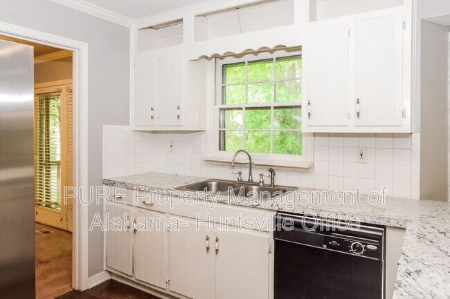 Building Photo - 11313 Mountain Crest Dr SE