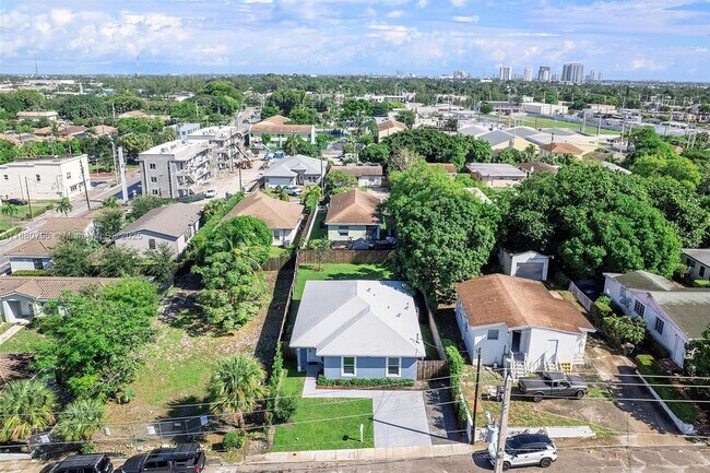 Building Photo - 901 20th St